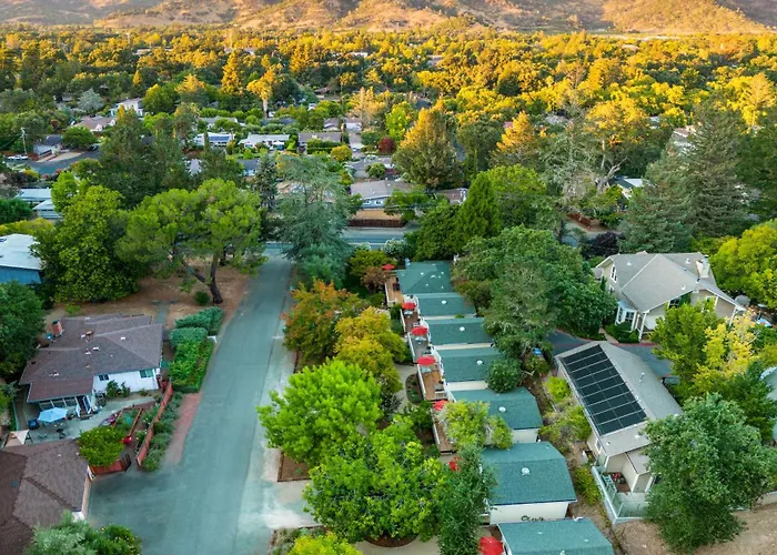 Aurora Park Cottages