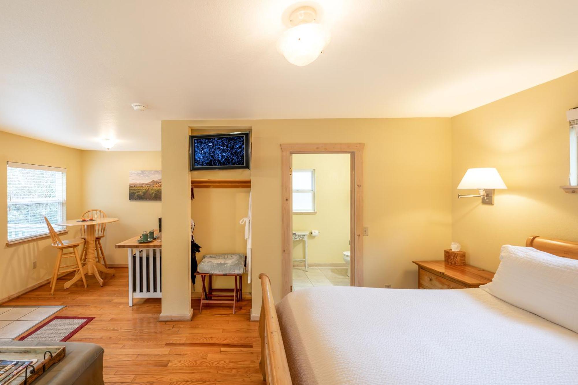 Aurora Park Inn 3*