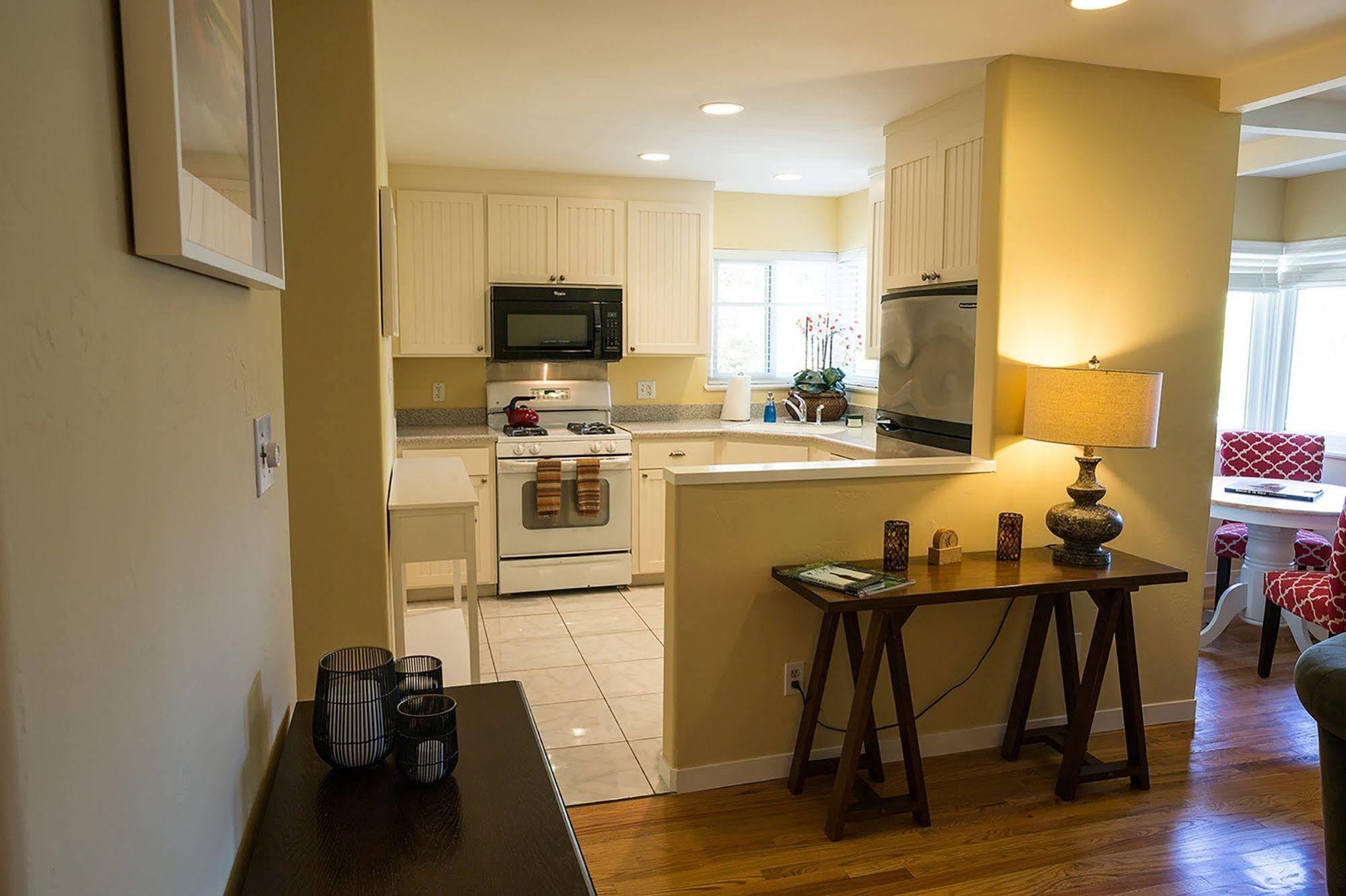 Aurora Park Inn 3*